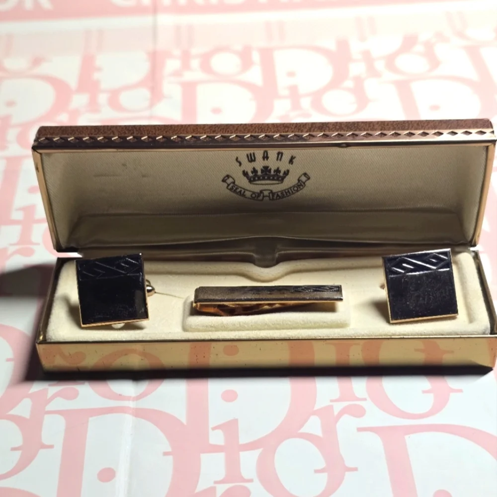 Vintage SWANK Gold Plated Men's Cufflinks Original Box GUC